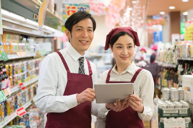 スーパー　店員