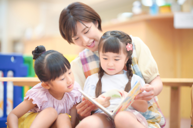 保育士　先生　子供　子ども　園児